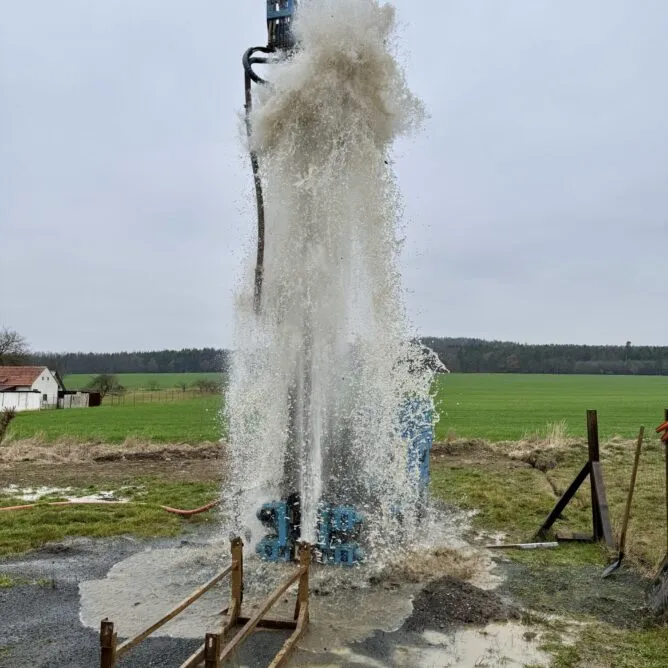 Úvod - Hlubinné vrty – voda z hloubky
